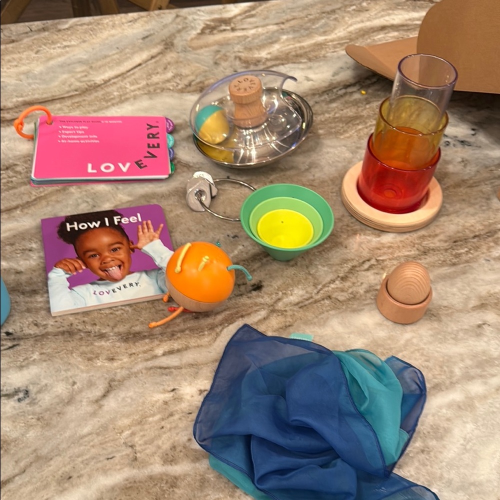 Explorer Play Kit - Lovevery Month 9-10 EUC COMPLETE SET